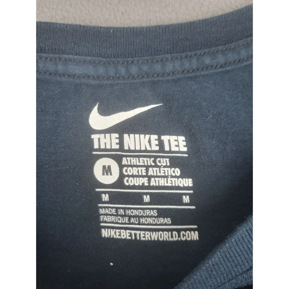 Nike Sportswear 72 Shirt Mens Medium Blue Crew Neck Lightweight Outdoor Logo